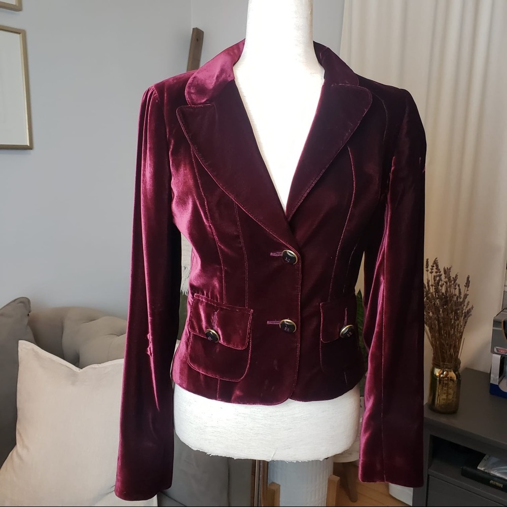 D&G Vintage Maroon Velvet Cropped Classic Blazer